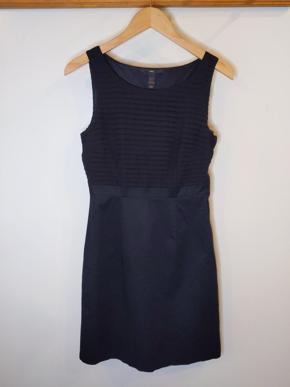 H&M Black Sleeveless Sheath Dress Size 6 Professional Work Career Chic Classic